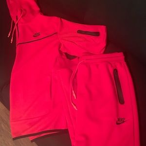 Nike Tech Suit